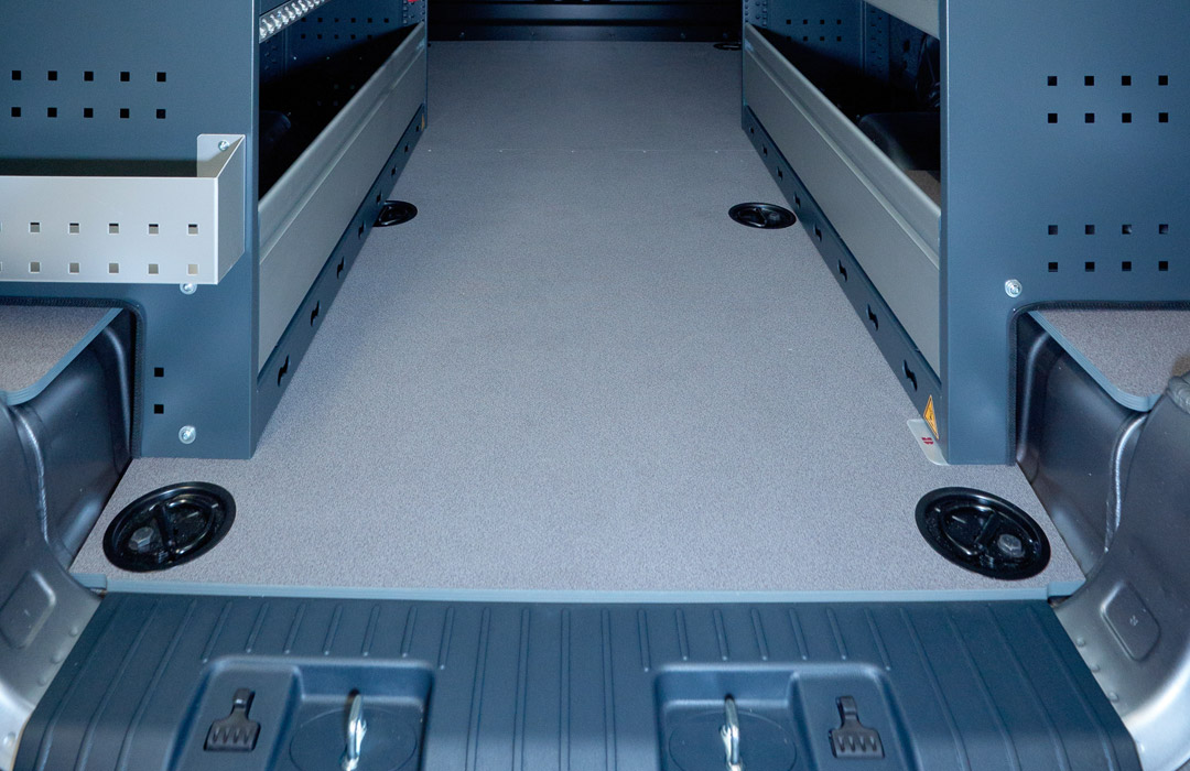 Nahaufnahme der Bodenplatte im Kia PV5 Cargo